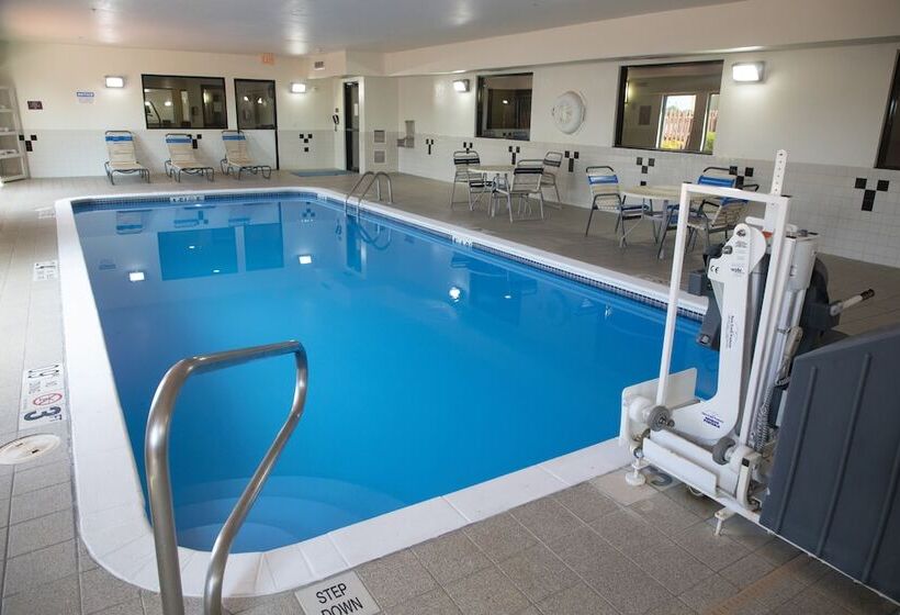 호텔 Comfort Inn & Suites