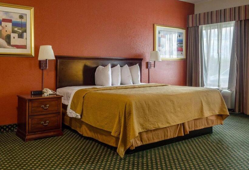 Отель Econo Lodge Inn & Suites