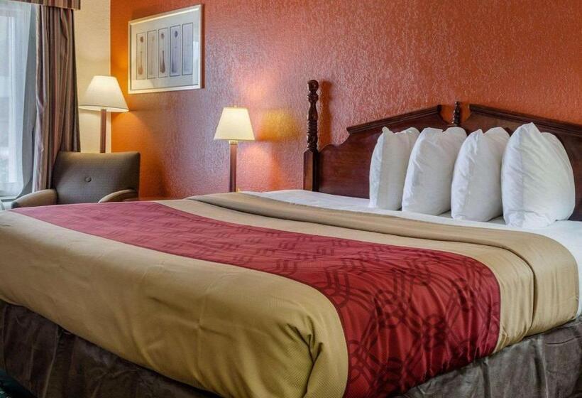 Отель Econo Lodge Inn & Suites