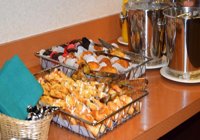 Gateway Hotel And Conference Center