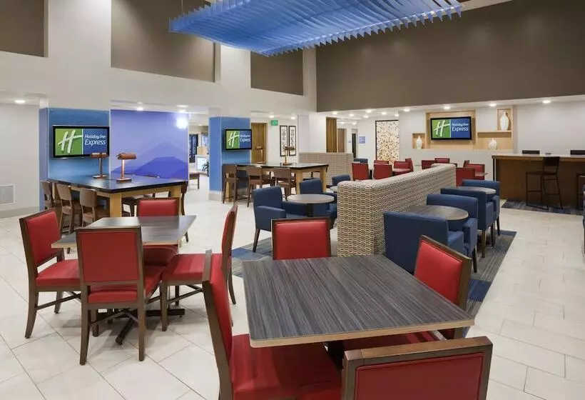Holiday Inn Express Hotel & Suites Minneapolis Golden Valley, An Ihg