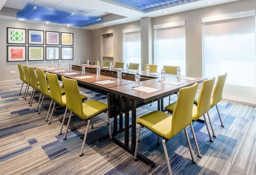هتل Holiday Inn Express & Suites Chicago Midway Airport, An Ihg