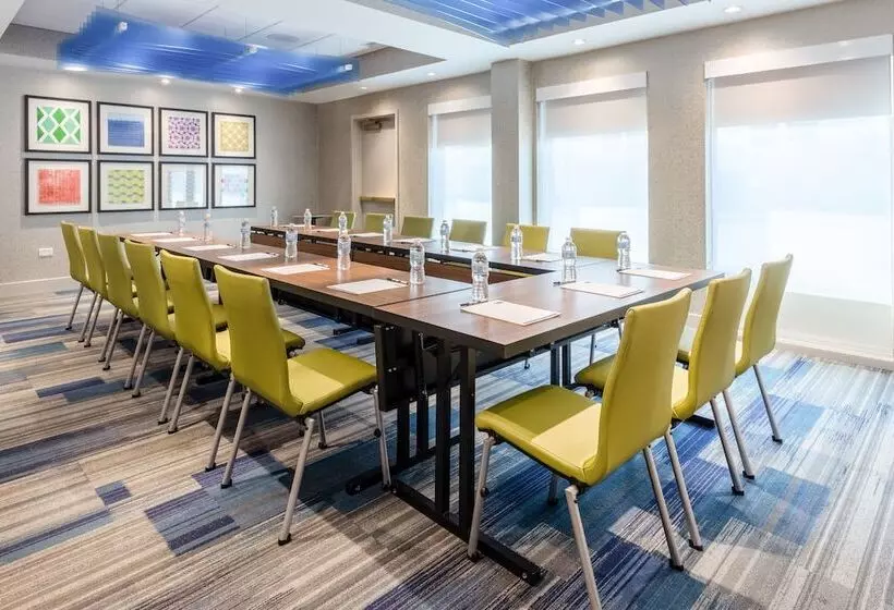 酒店 Holiday Inn Express & Suites Chicago Midway Airport, An Ihg