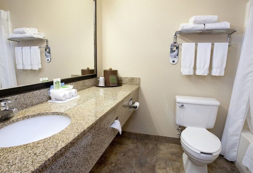 Hotel Holiday Inn Express Jamestown, An Ihg