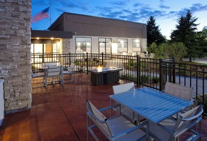 Hotelli Holiday Inn Express & Suites Minneapolis West End By Ihg