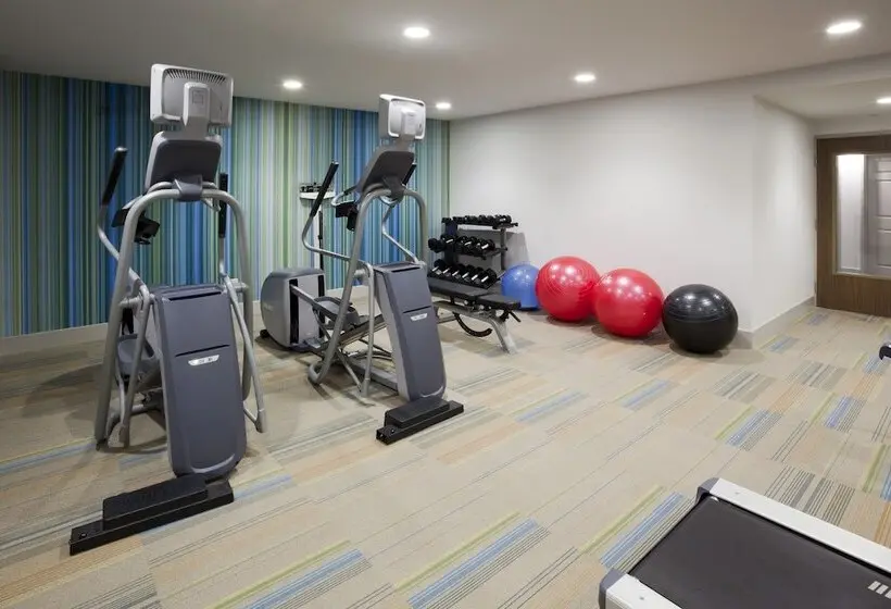 Hotelli Holiday Inn Express & Suites Minneapolis West End By Ihg