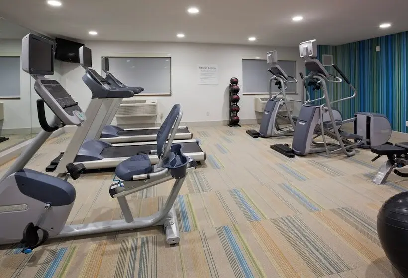 Hotelli Holiday Inn Express & Suites Minneapolis West End By Ihg