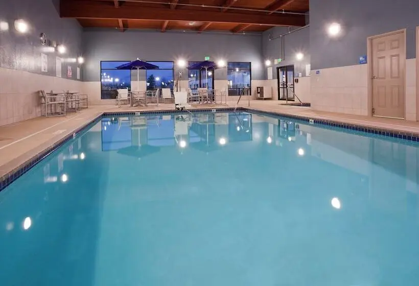 Hotelli Holiday Inn Express & Suites Minneapolis West End By Ihg