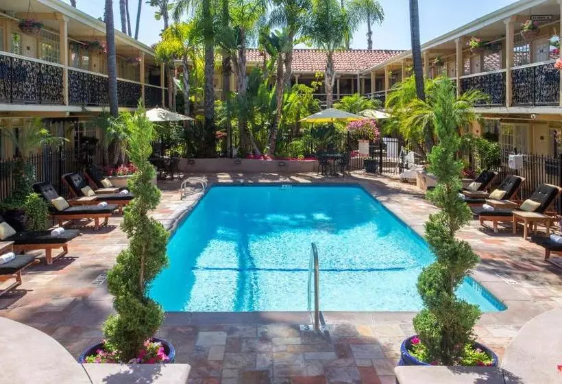 Отель Holiday Inn Laguna Beach, An Ihg