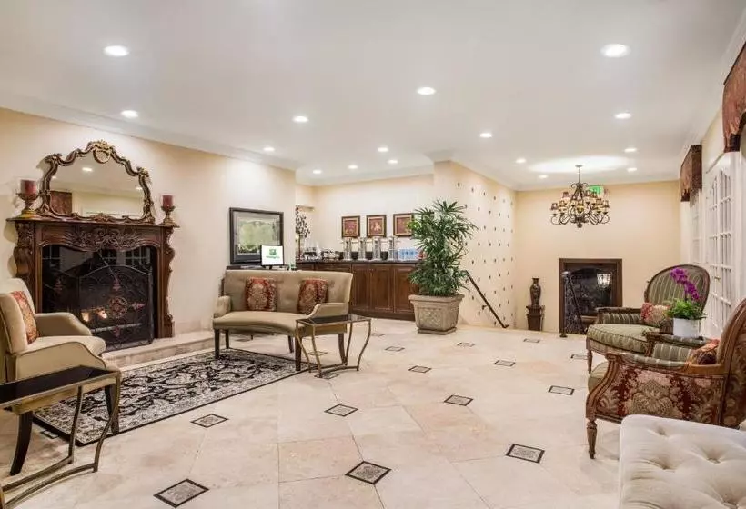 Отель Holiday Inn Laguna Beach, An Ihg