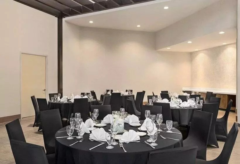 호텔 Holiday Inn Orlando International Airport, An Ihg