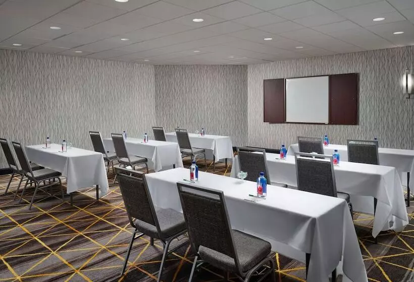 酒店 Holiday Inn & Suites Marlborough By Ihg