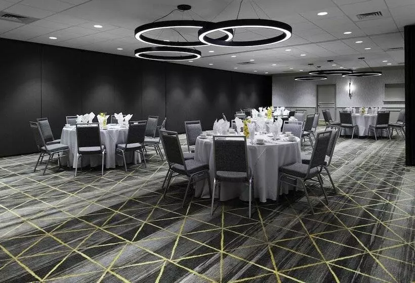 酒店 Holiday Inn & Suites Marlborough By Ihg