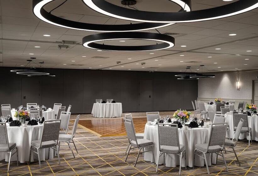 호텔 Holiday Inn & Suites Marlborough By Ihg