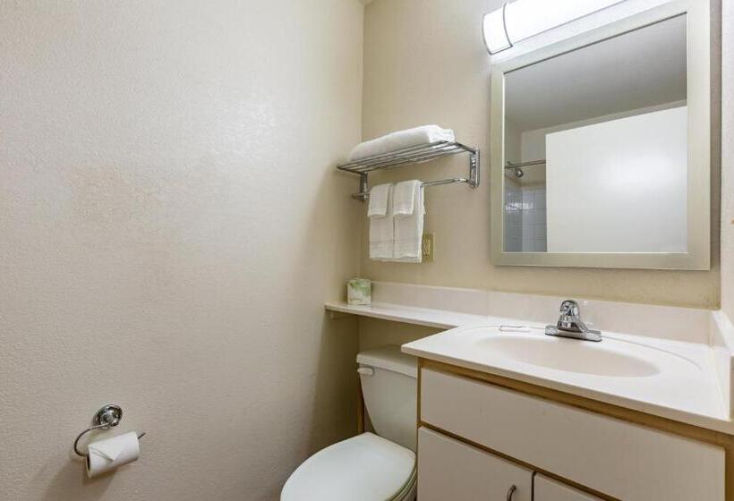 Otel Hometowne Studios By Red Roof Atlanta Ne Peachtree Corners