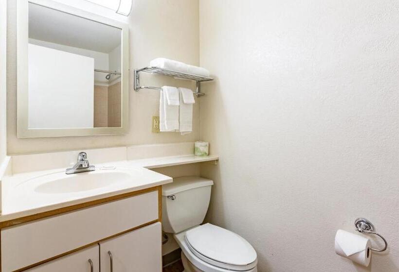 Otel Hometowne Studios By Red Roof Atlanta Ne Peachtree Corners