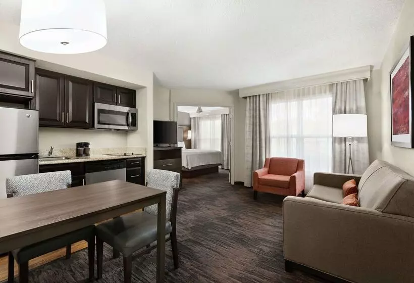 Отель Addison Suites