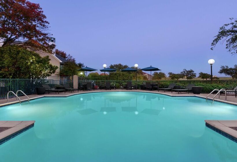 Hotel Addison Suites