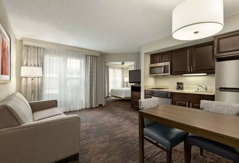 Отель Addison Suites