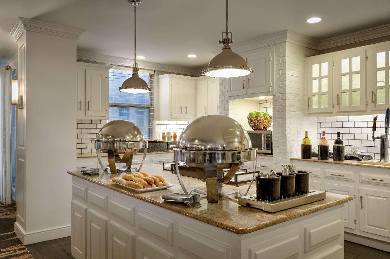 Hotel Addison Suites