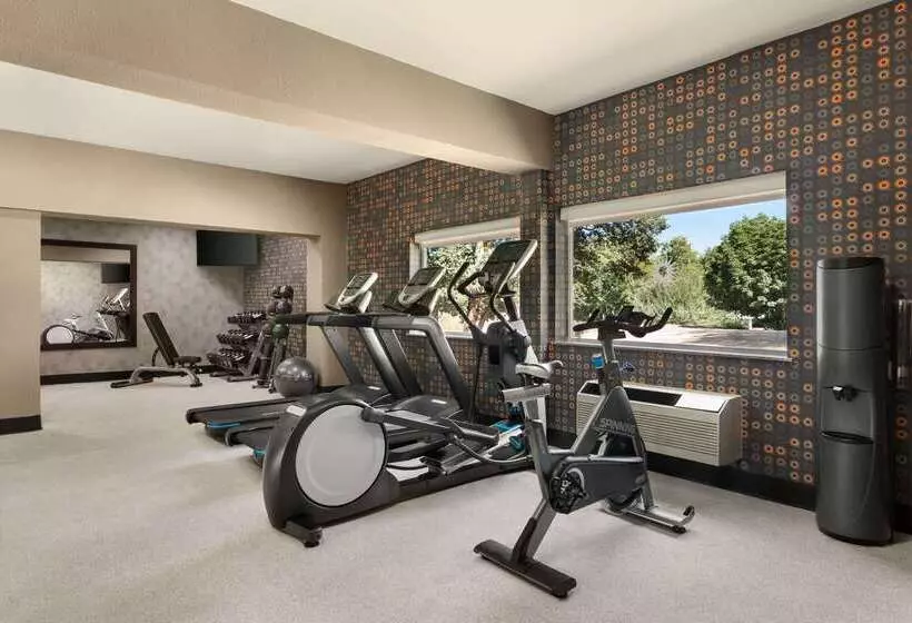 هتل La Quinta By Wyndham Salem Or