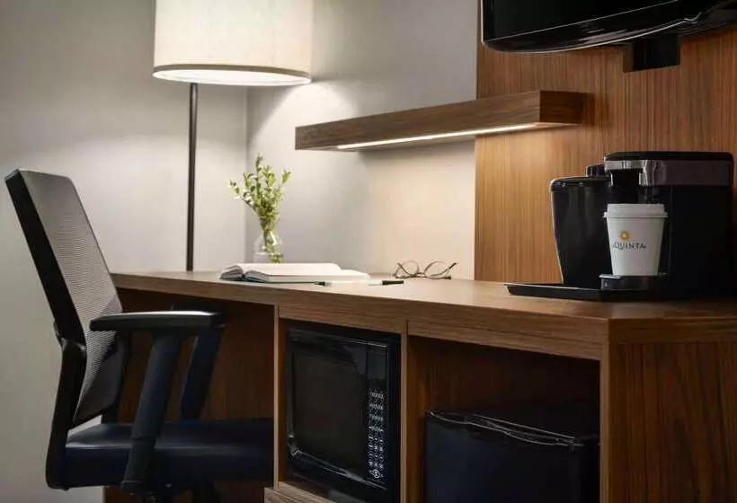 هتل La Quinta By Wyndham Salem Or