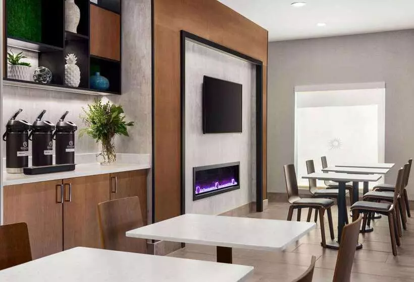 هتل La Quinta By Wyndham Salem Or