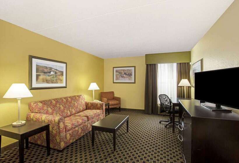 فندق La Quinta Inn & Suites By Wyndham Salina