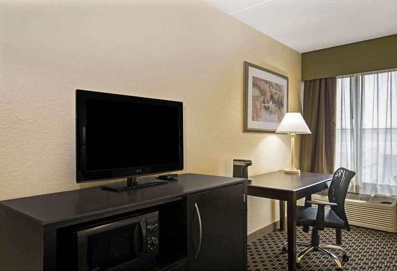 فندق La Quinta Inn & Suites By Wyndham Salina