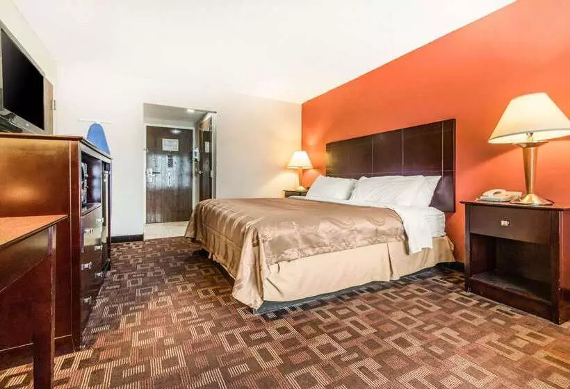 호텔 Quality Inn & Suites