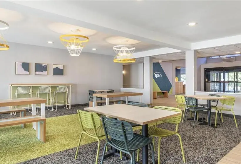 ホテル Stay Suites Formerly Known As Days Inn & Suites By Wyndham La Crosse Onalaska