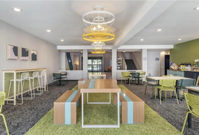 ホテル Stay Suites Formerly Known As Days Inn & Suites By Wyndham La Crosse Onalaska