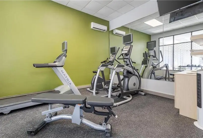 ホテル Stay Suites Formerly Known As Days Inn & Suites By Wyndham La Crosse Onalaska