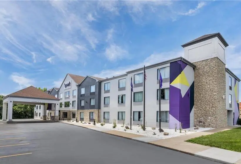 ホテル Stay Suites Formerly Known As Days Inn & Suites By Wyndham La Crosse Onalaska