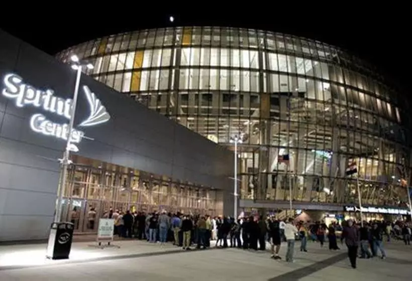 هتل Wingate By Wyndham Kansas City