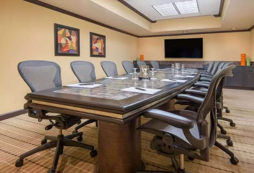 Wyndham Garden Oklahoma City Hotel & Conference Ctr Near Airport, Fairgrounds Paycom & I40