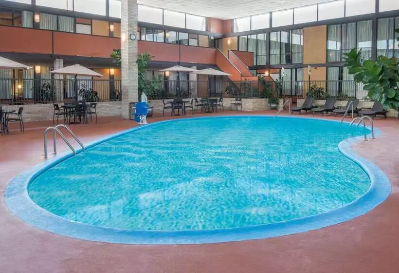 Wyndham Garden Oklahoma City Hotel & Conference Ctr Near Airport, Fairgrounds Paycom & I40