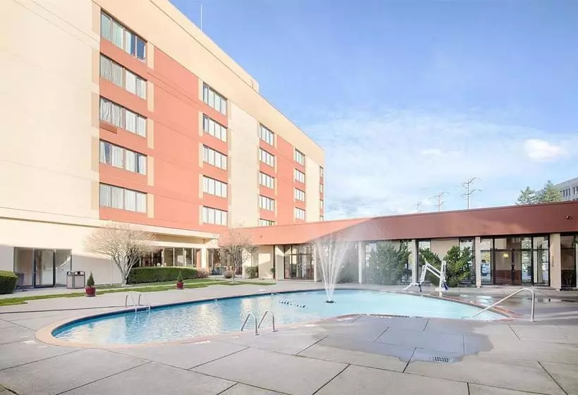 Red Lion Hotel & Conference Center Seattle Renton