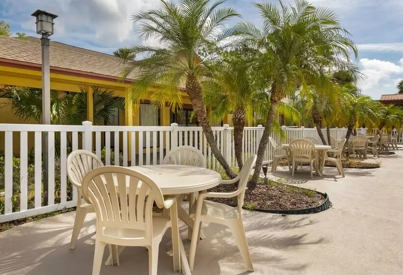 Курорт Best Western International Speedway