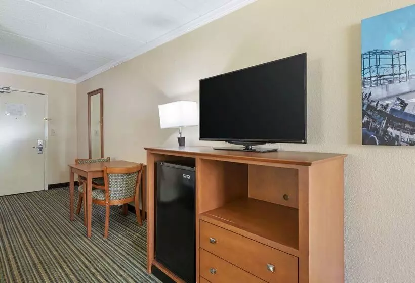 Курорт Best Western International Speedway