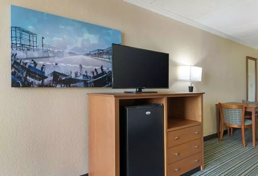 Курорт Best Western International Speedway