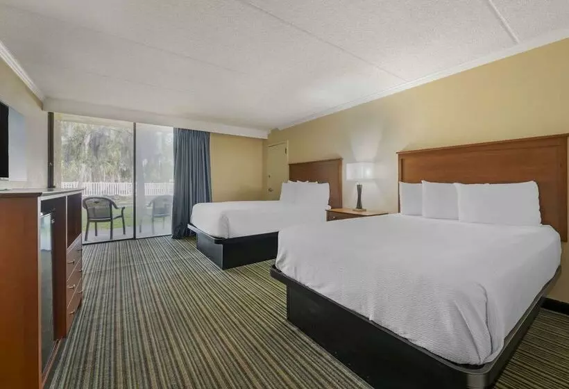 Курорт Best Western International Speedway