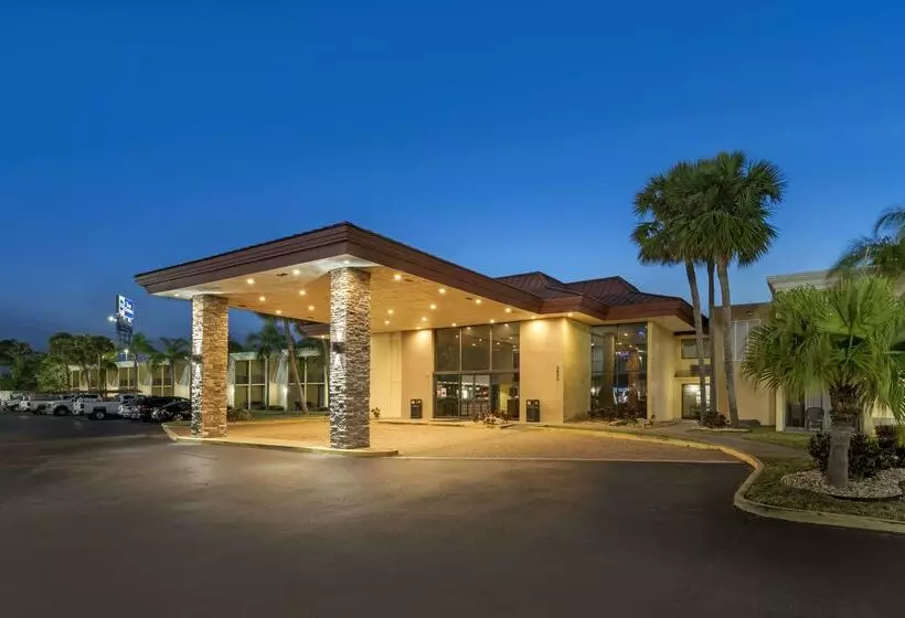 Курорт Best Western International Speedway