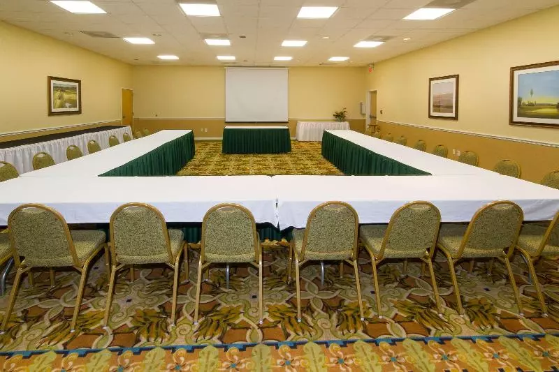 Курорт Best Western International Speedway