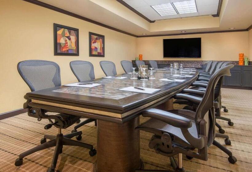 Wyndham Garden Oklahoma City Hotel & Conference Ctr Near Airport, Fairgrounds Paycom & I40