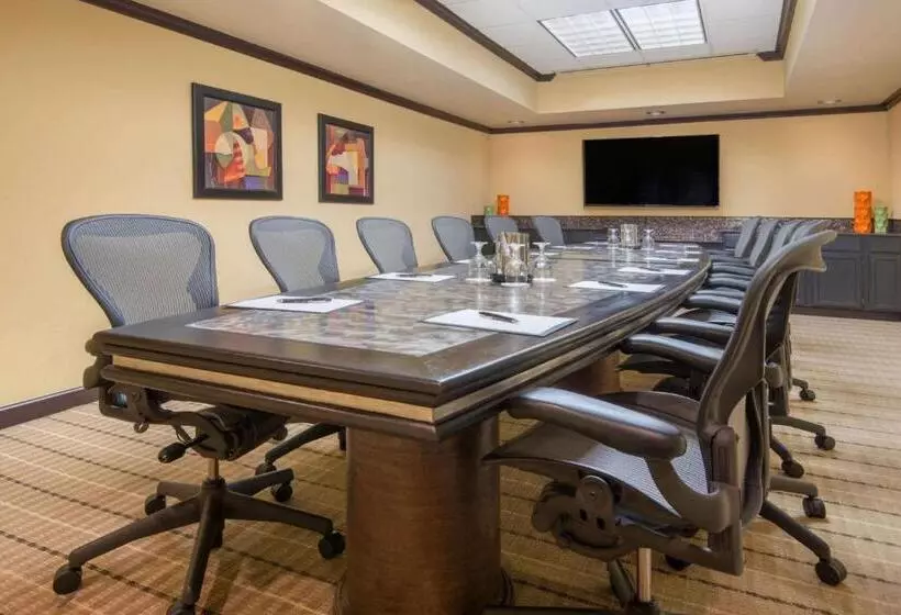 Wyndham Garden Oklahoma City Hotel & Conference Ctr Near Airport, Fairgrounds Paycom & I40