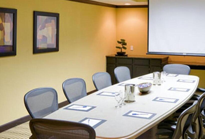 Wyndham Garden Oklahoma City Hotel & Conference Ctr Near Airport, Fairgrounds Paycom & I40