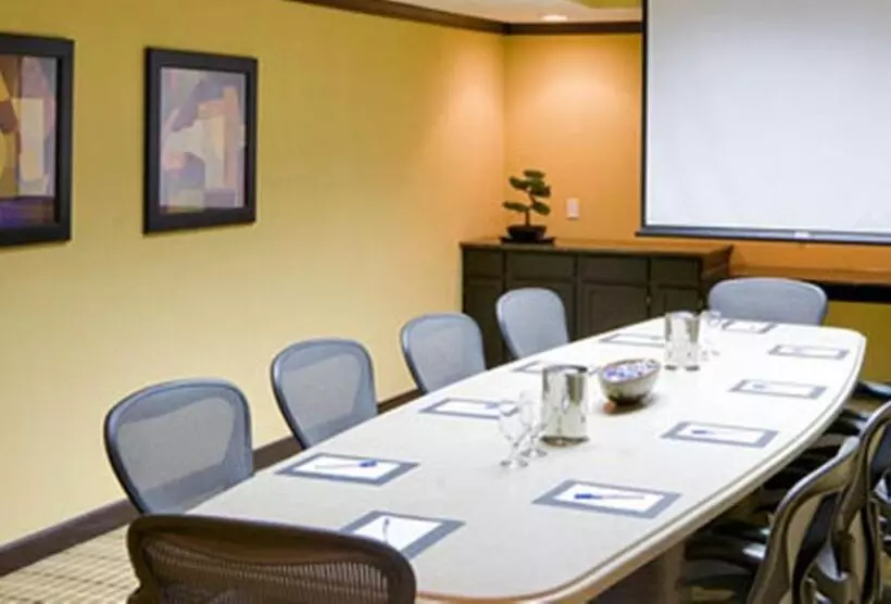 Wyndham Garden Oklahoma City Hotel & Conference Ctr Near Airport, Fairgrounds Paycom & I40