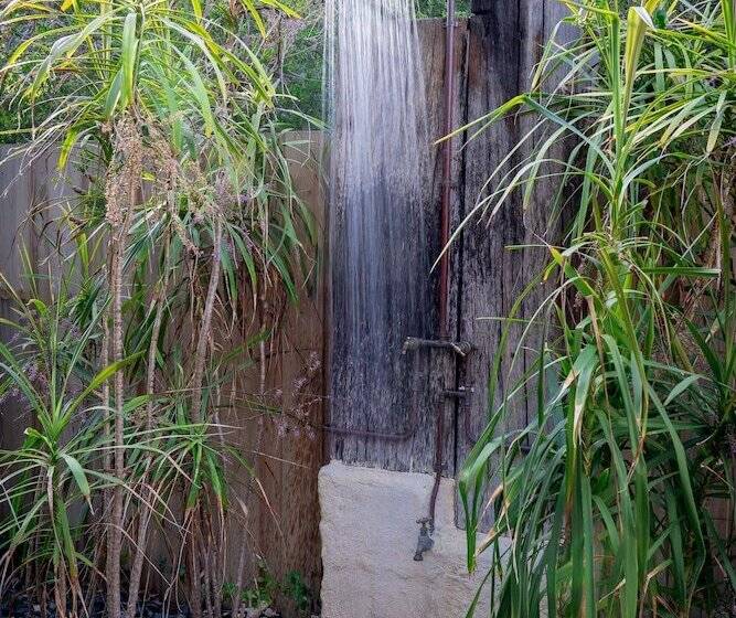 160 Steps From Yallingup Beach