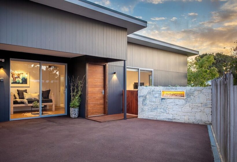 160 Steps From Yallingup Beach